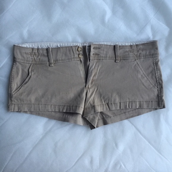 Abercrombie & Fitch Khaki Short