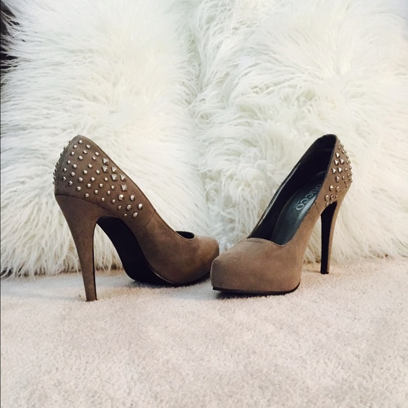 Grey suede shoe