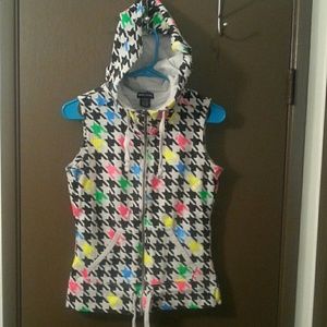 Sleeveless zip up hoodie