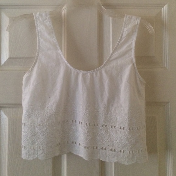 urban outfitters crop top