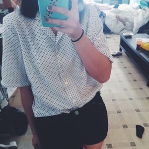 Polka Dotted Button Up ⚫️