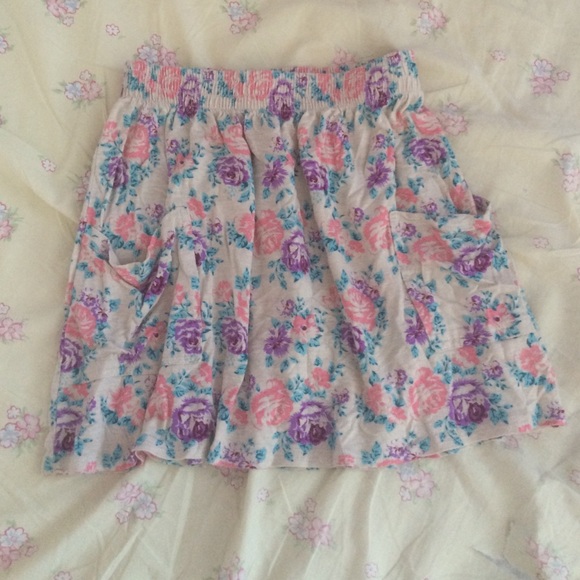 cream skirt
