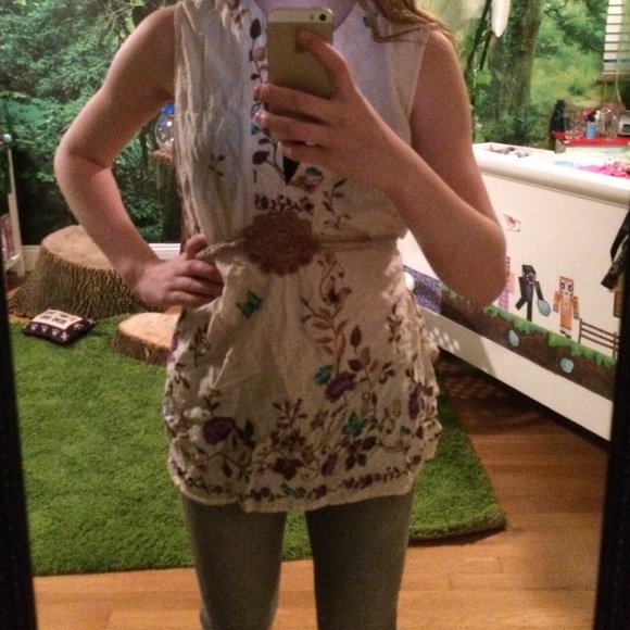 Beige flowery tunic