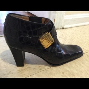 A pair of Mauri genuine Alligator booties😘