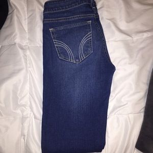 Dark wash Hollister skinny jeans
