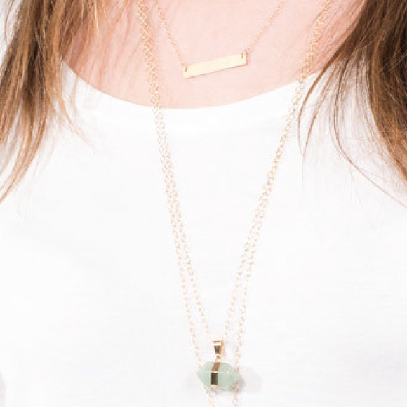 GREEN AVENTURINE DOUBLE POINT GOLD NECKLACE - Picture 2 of 3