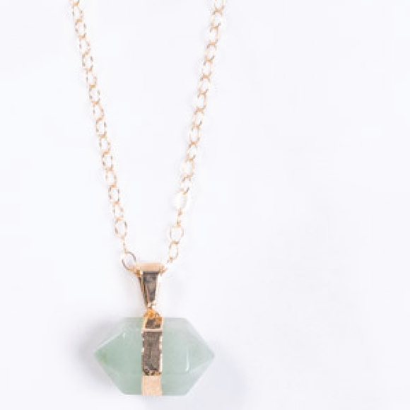 GREEN AVENTURINE DOUBLE POINT GOLD NECKLACE - Picture 3 of 3