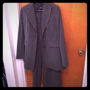 VS gray suit w/ purple & white pinstripes