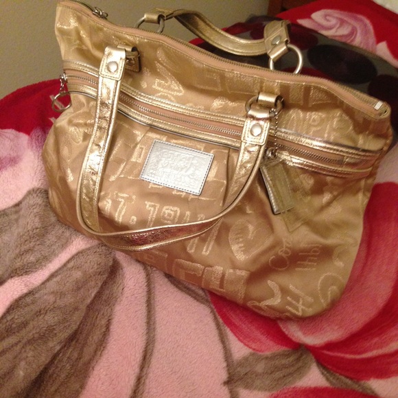 COACH signature Poppy tote (Gold)