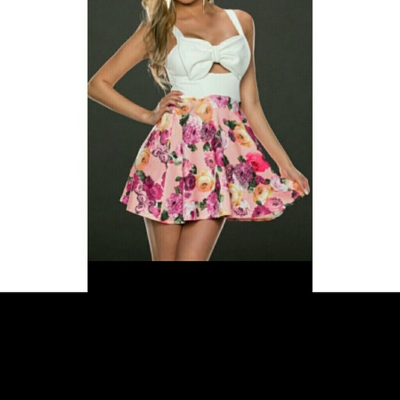 Dresses & Skirts - Sexy summer dress