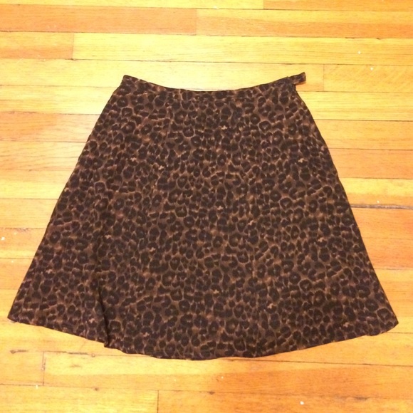 Leopard print Ann Taylor skirt - Picture 3 of 4