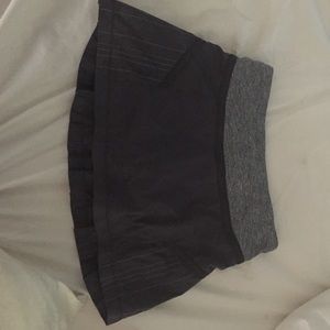 Gray lululemon skirt with ruffles