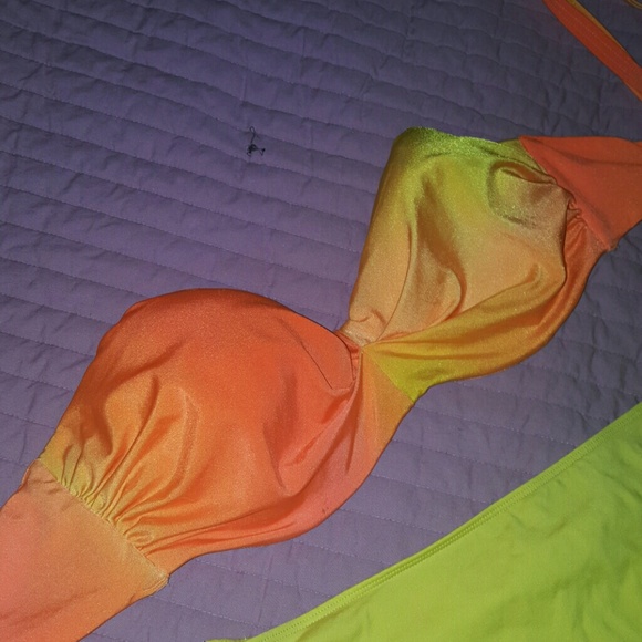 Bathing suit - Picture 3 of 3