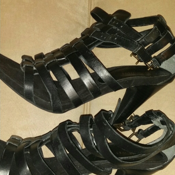 Heels - Picture 2 of 3