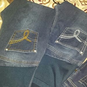 2 Maternity Jeans