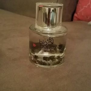 Black poppy perfume