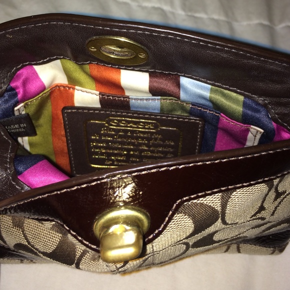 Signature Coach wristlet - Picture 3 of 4