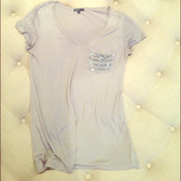 Gap maternity V-neck sequin pocket Tee- worn twice