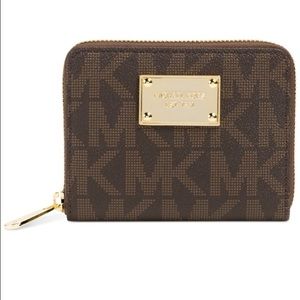 Michael Kors Jet setter medium wallet