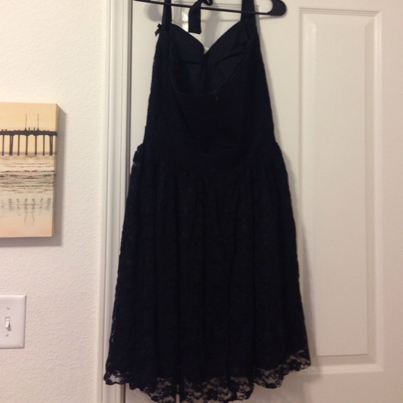 Black pin-up style dress - Picture 3 of 3