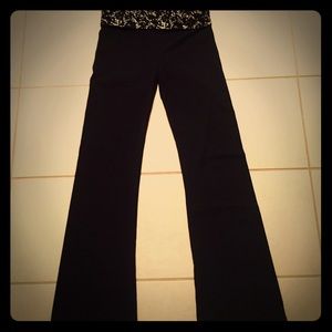 *VS Bootcut Leggings w/Foldover Waist, Size: M*