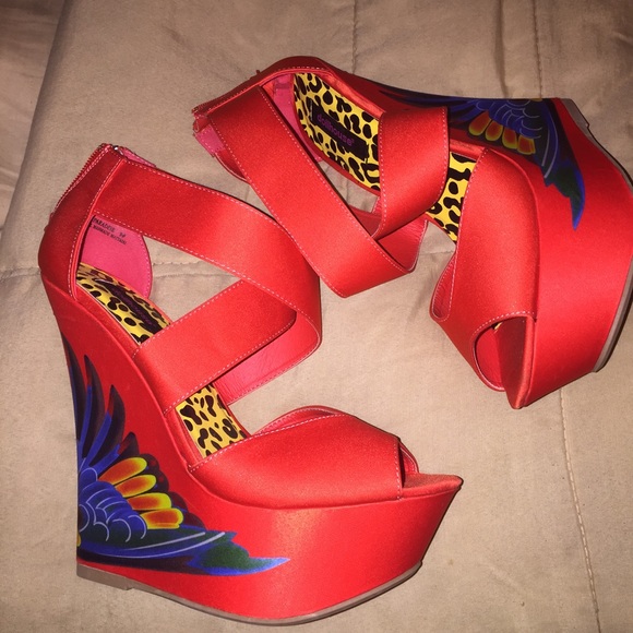 🔴MAKE AN OFFER🔴 Birds of Paradise Wedges