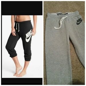 NIKE Gray Capris Sweatpants