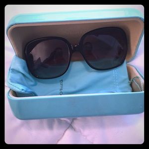 ⚡️⚡️Tiffany and Co. Sunglasses.