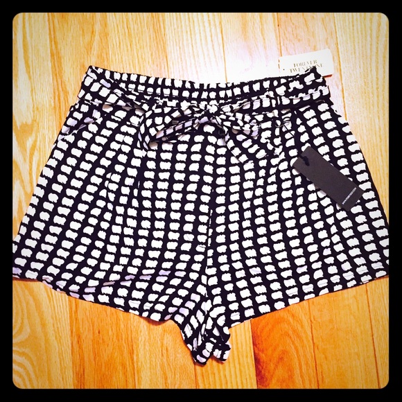 Black and white printed shorts
