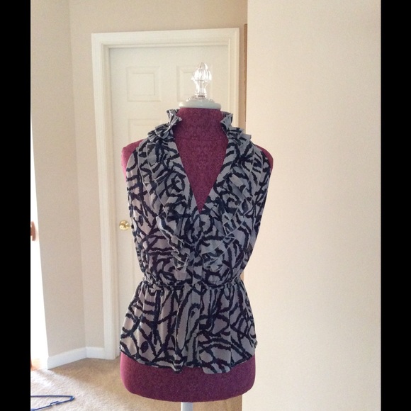 The Limited top Size Small
