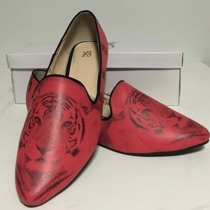 YES Tiger Flats