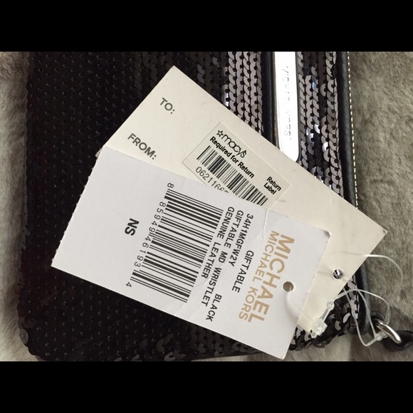 Michael Kors leather/sequin wristlet - Picture 4 of 4