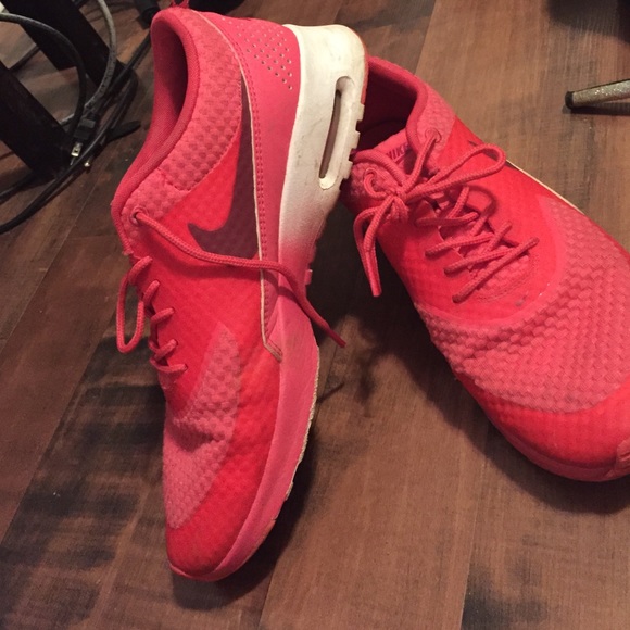 Amazing Nike Air Max Thea's summer edition - Picture 2 of 3