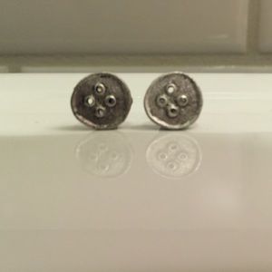 Super cute button earrings