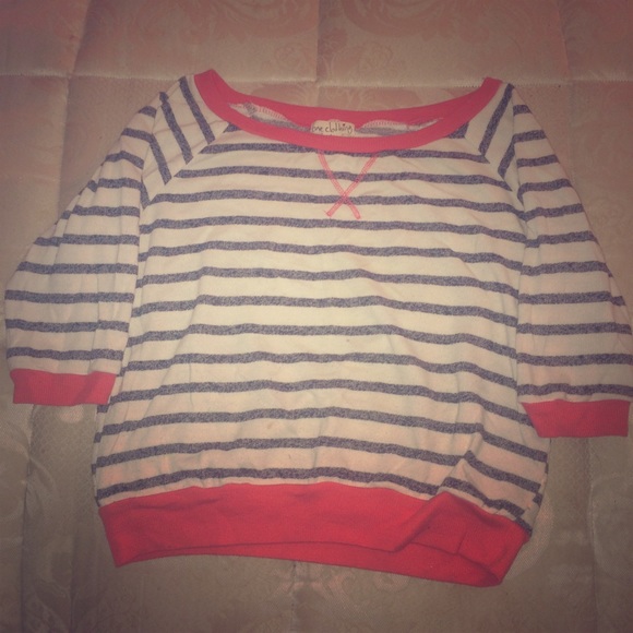 Cute 3/4 sleeve top
