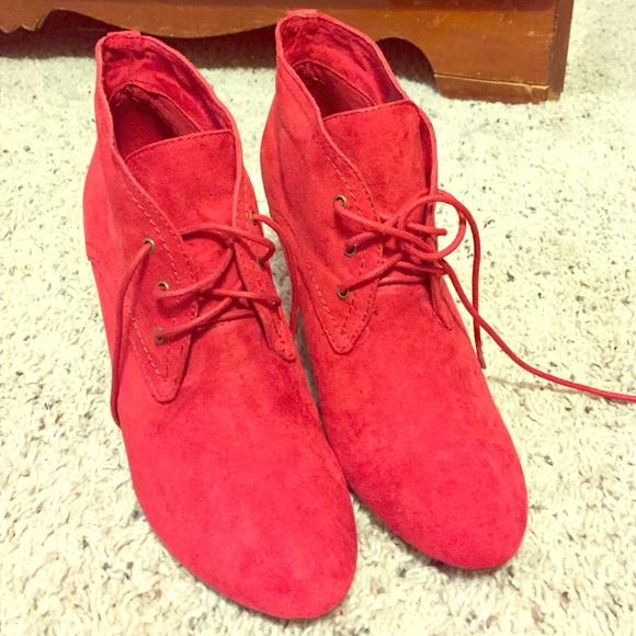 Red wedge boots