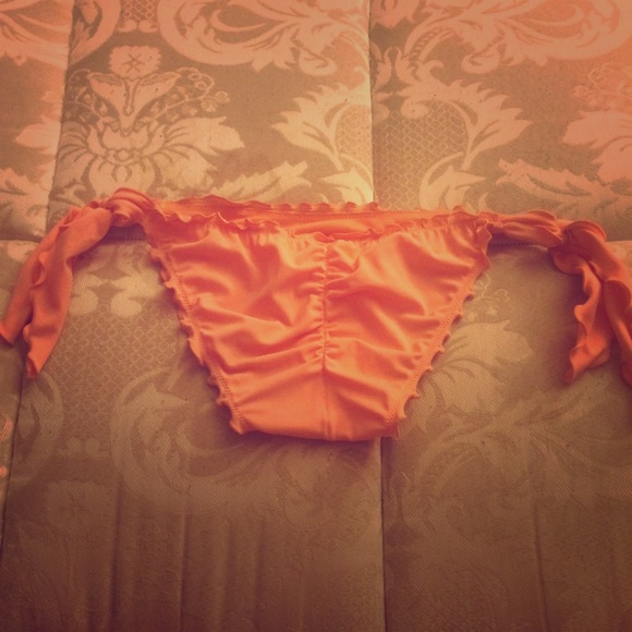Victoria's Secret tie ruffle bottoms