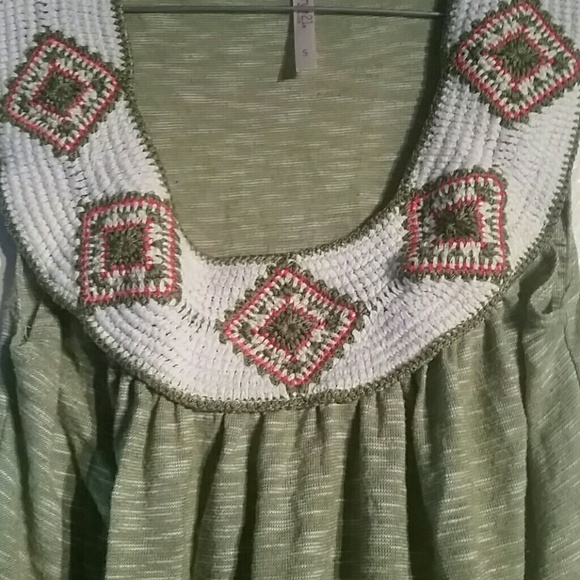 Tribal Detailed Tank - Picture 2 of 3