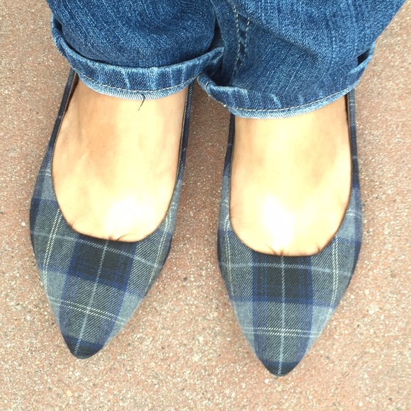 Plaid pointy flats
