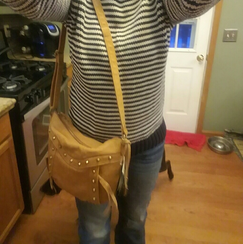 Gorgeous new Lucky Brand handbag.  Cognac leather. - Picture 4 of 4