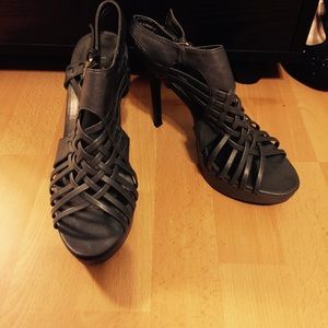 Gray heels size 7.