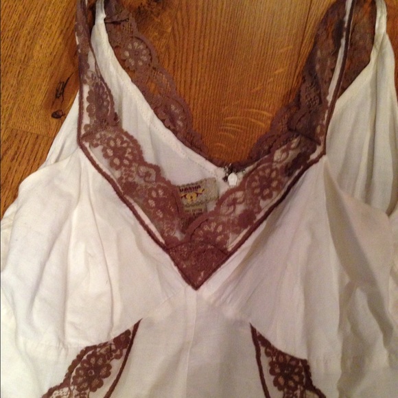 Romantic lace & cotton diamond white & taupe dress - Picture 2 of 4