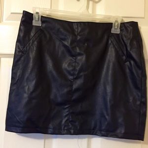 Cotton-on black leather skirt