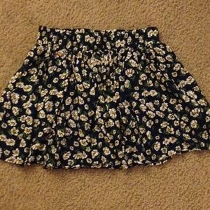 *NWOT* Girls Navy Blue Floral Skirt Size Medium