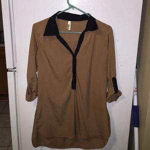 Cute caramel half button down top w/ black collar