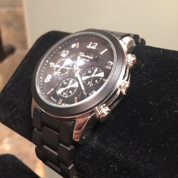 NEW - Geneva Platinum Black & Silver Watch - Picture 2 of 2