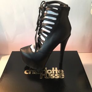 Iug sole cut-out lace-up platform heels