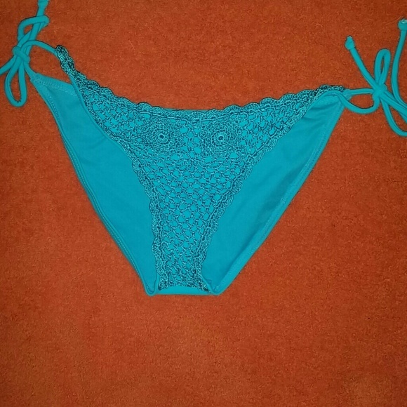 Bathing suit - Picture 2 of 3