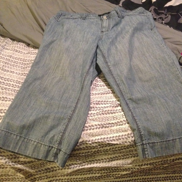 Calvin Klein capris Jean