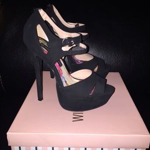 Black peep toe platform shoes